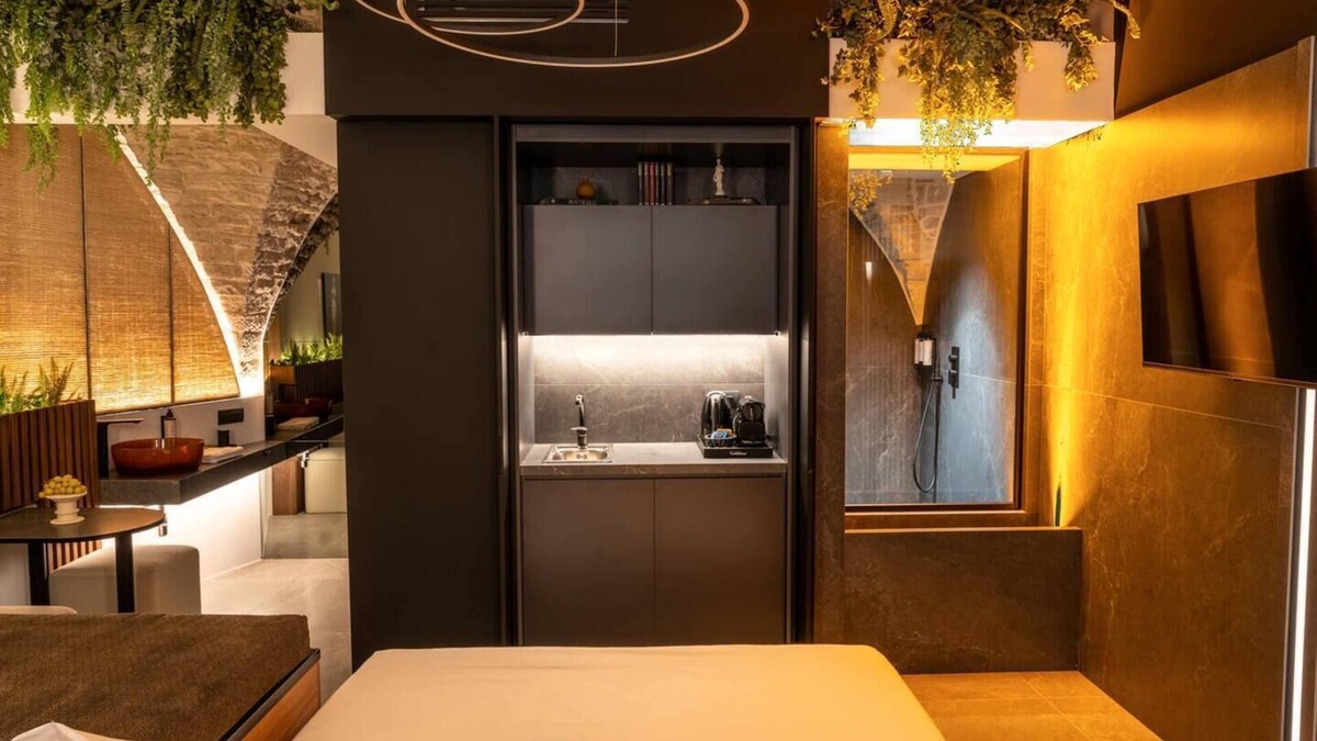 Giovinazzo Apartment | Adalina Luxury Suite, Giovinazzo, Luxury Suite with an in-cave Spa Bath