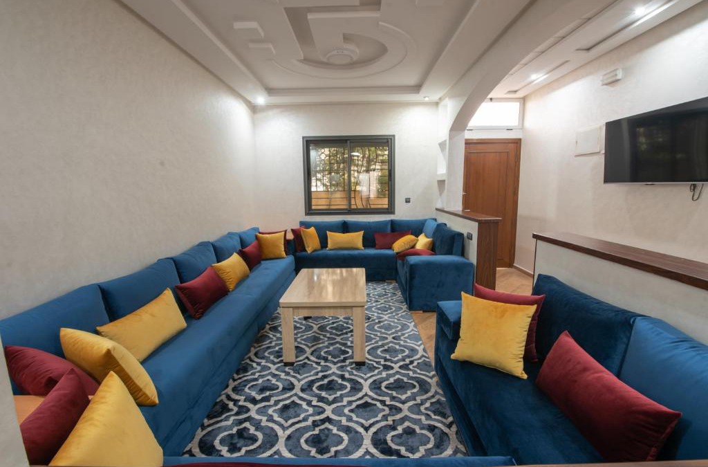 Haut Founty Apartment | Adam's Apartments,Self CheckIn 6 Mins to Beach Downtown Fiber Optic WiFi Free Parking Same Rules as Hotels