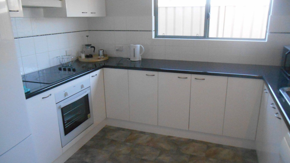 Ardrossan Apartment | Adam's View - Off Peak Special! - Free WiFi