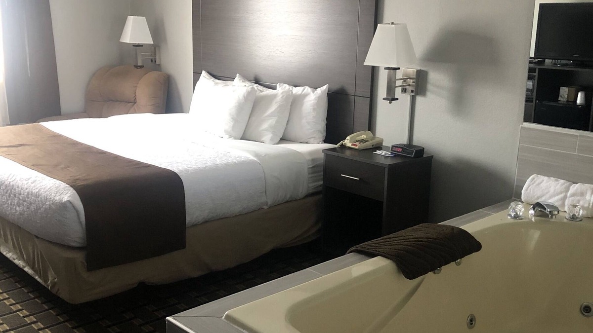 Adams Hotel | Adams Inn
