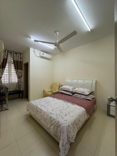 Gambang House | Adawiyah Guest House, Gambang
