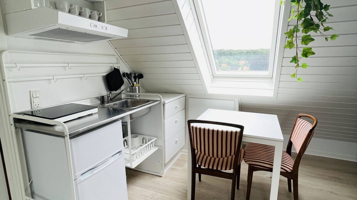 Aalborg Apartment | aday - City Central Loft Studio with Public Parking