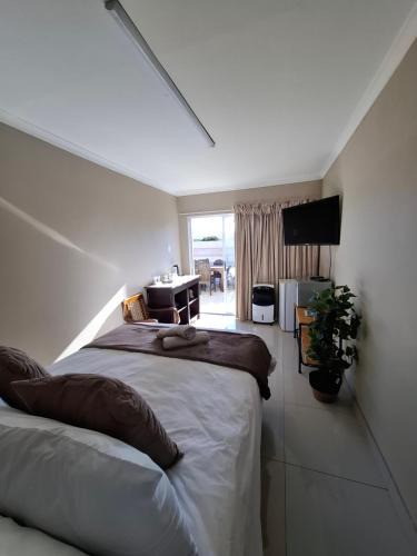 Colchester House | Addo River Den