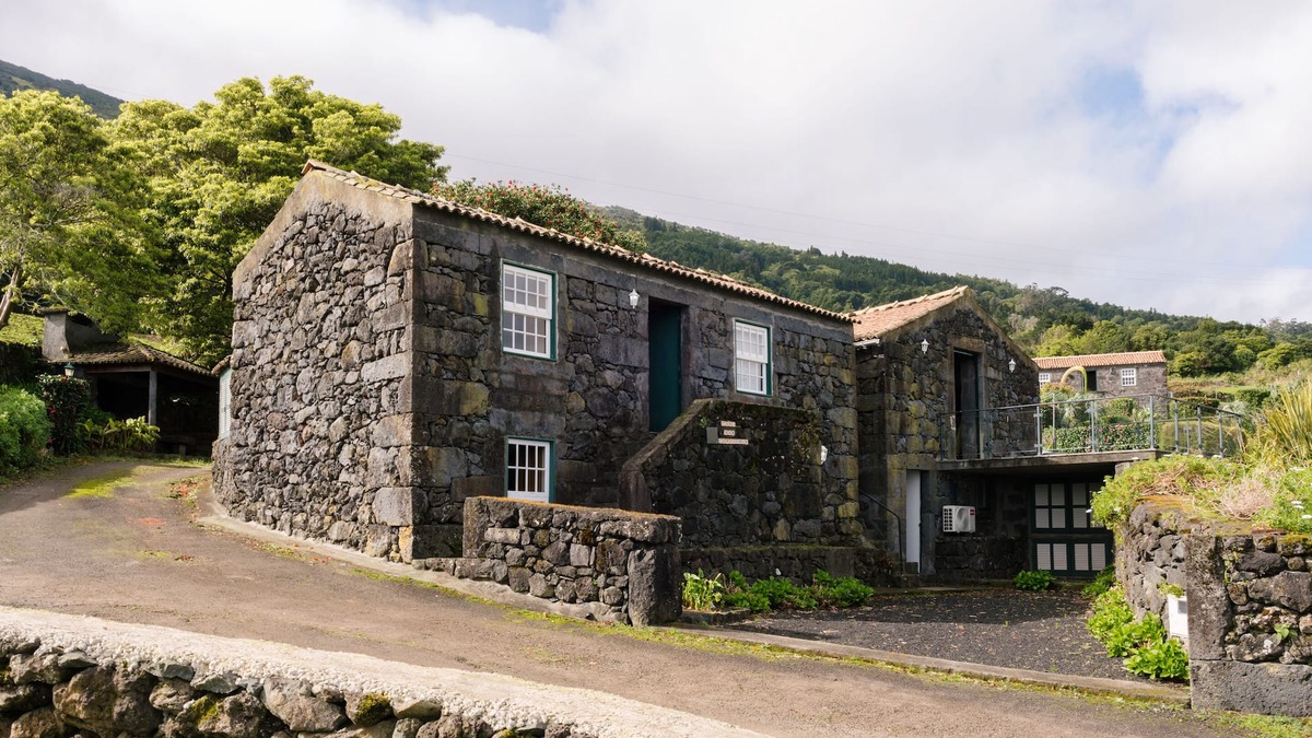 Prainha House | Adega das Conteiras - Adegas do Pico