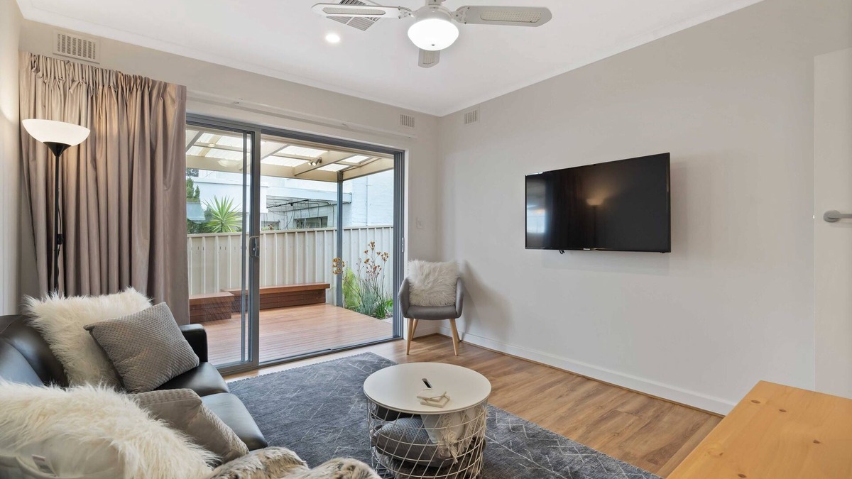 Torrens Park House | Adelaide 2 bedroom unit with free WIFI, Netflix & parking