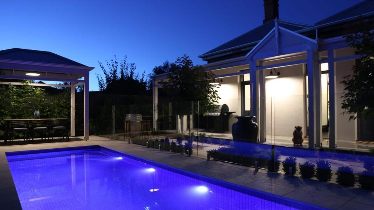 Fullarton Apartment | Adelaide 5 Star Luxury Pool Villa Apartment at Hollidge House