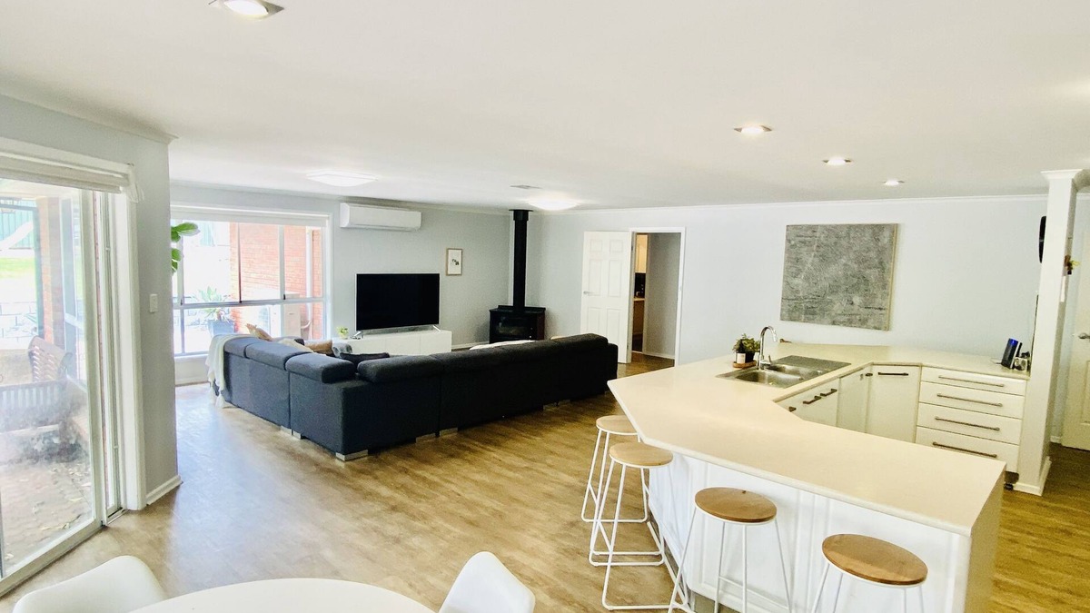 Balhannah House | Adelaide Hills family friendly