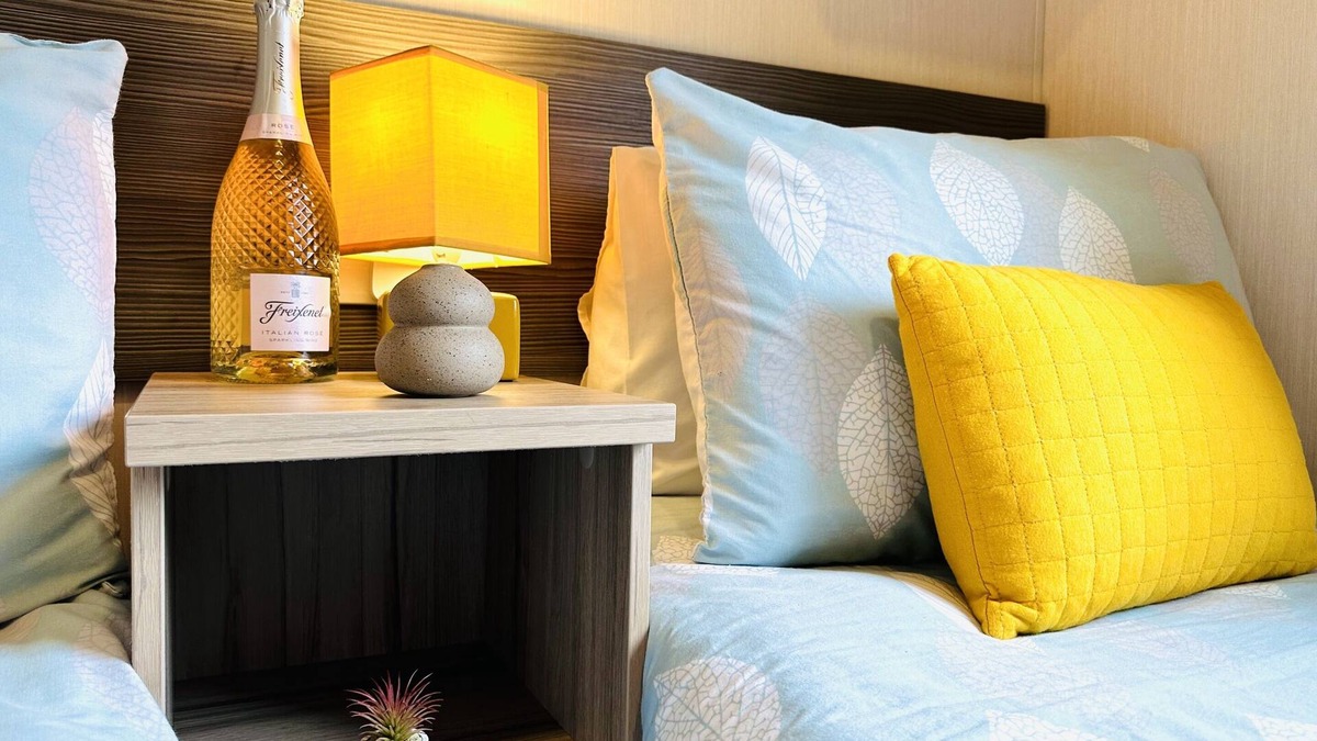 Cayton Bay House | Adelfas Modern Caravan, Cayton Bay