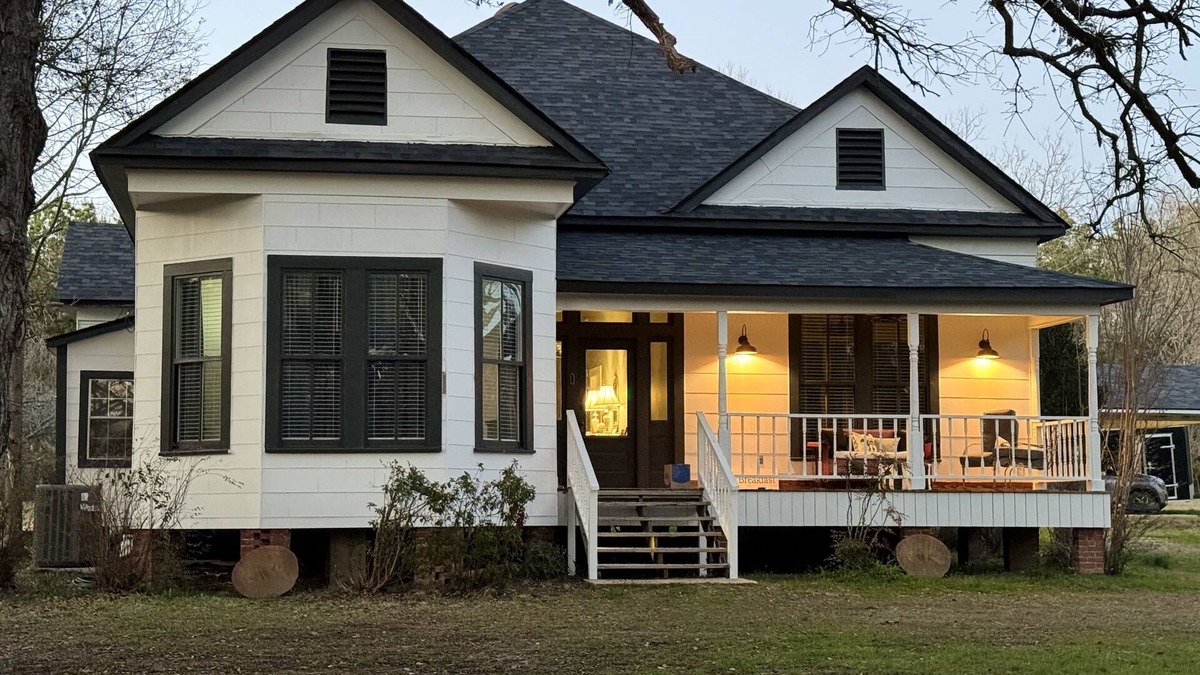 Harmon Bed & Breakfast | Adelines Bed and Breakfast