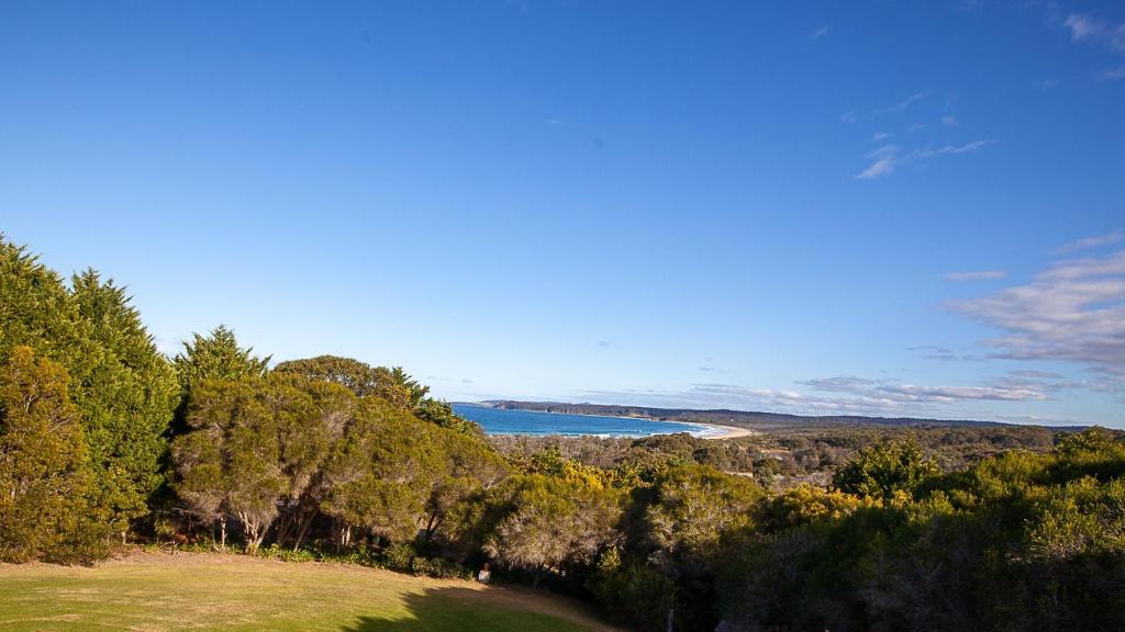 Bermagui House | Adelong Secluded Beach house Linen provided Bermagui
