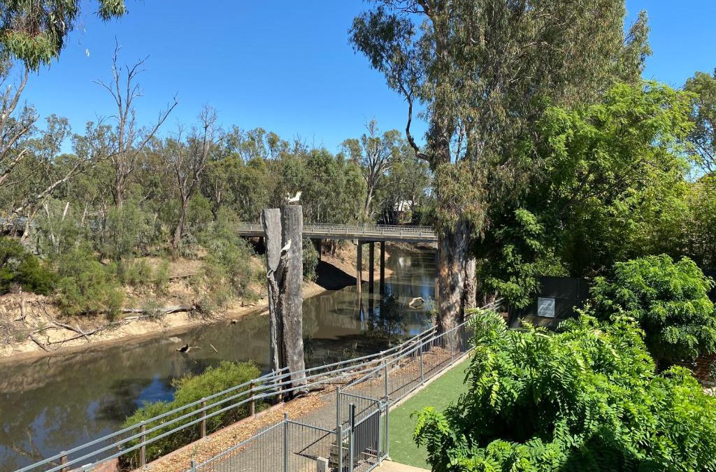 Echuca Apartment | Adelphi Apartments 3 or 3A - Downstairs 2 Bedroom or Upstairs King Studio with Balcony