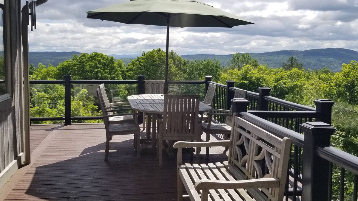North Lake George House | Adirondack cabin w/large deck & outdoor grill