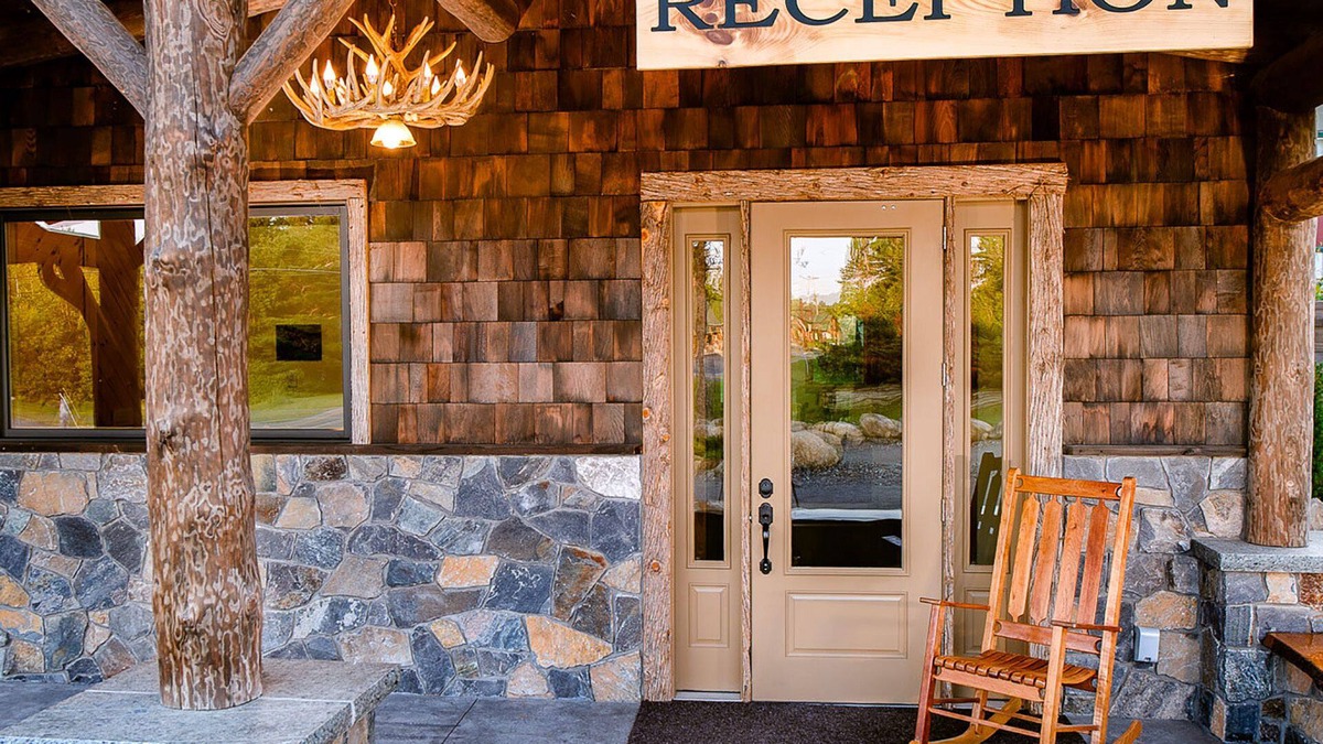 Wilmington Hotel | Adirondack Spruce Lodge