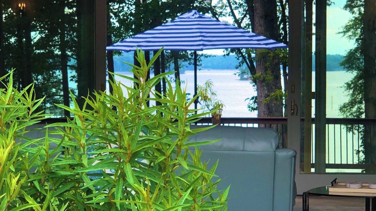 Flowery Branch House | Admiral's Sandy Beach Chalet