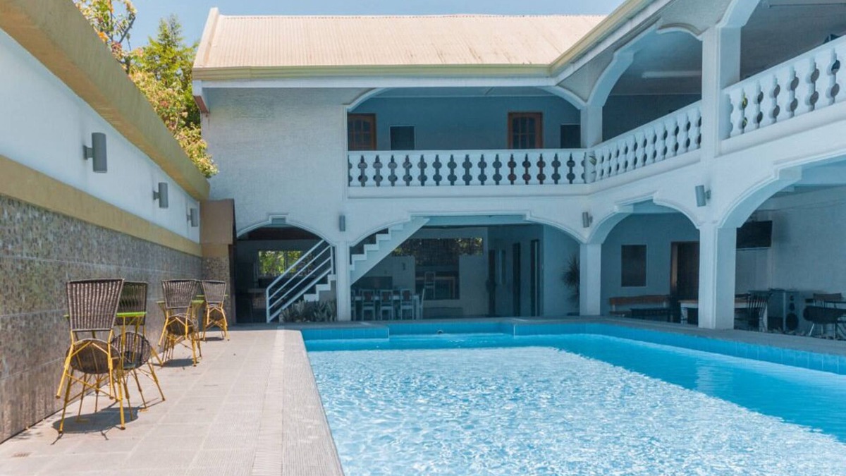 Pansol Villa | ADMIRIA 1 Resort can be used for intimate/small/family occasions/parties.