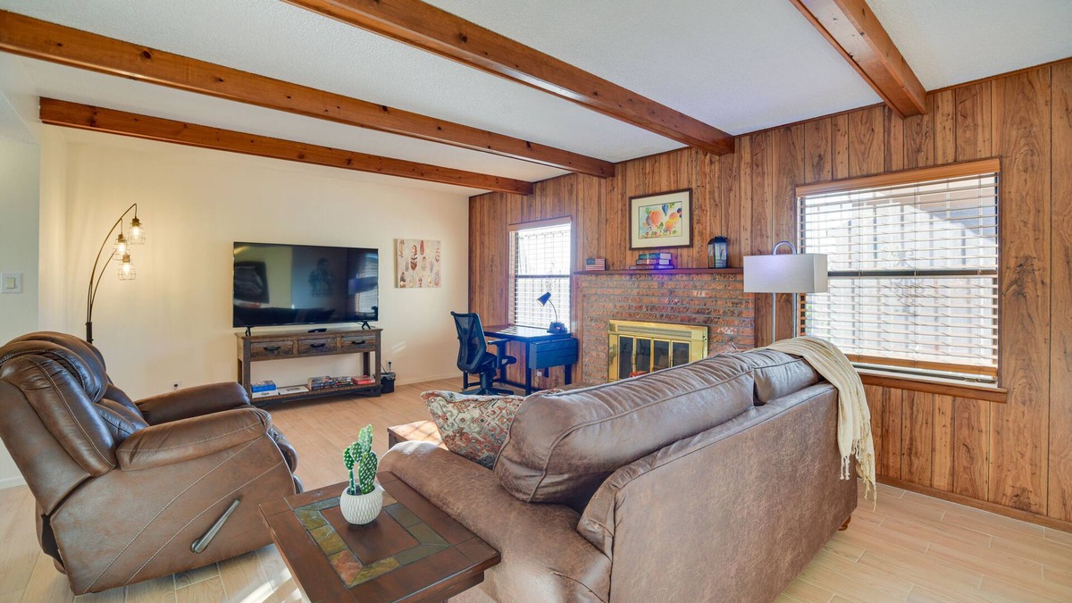 Northeast Heights House | Adobe Home in Albuquerque w/Covered Patio