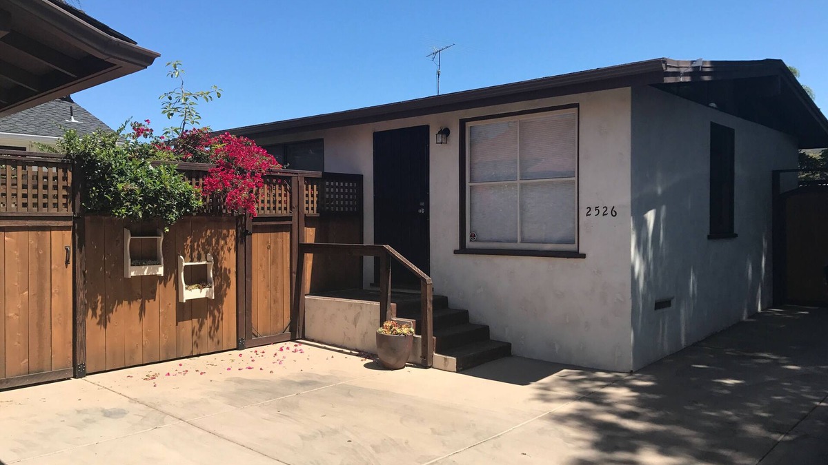 Mission Hills Cottage | Adorable 1 bd cottage, heart of Old Town- WE LOVE PETS! Insta @oldtownvacay