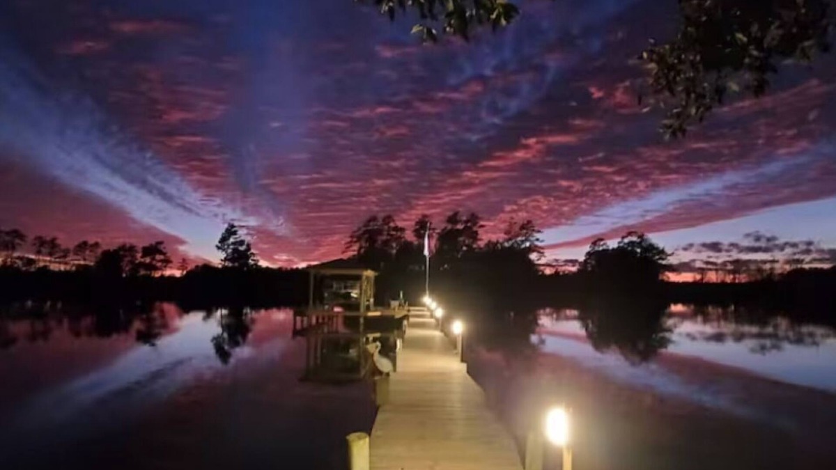 Oriental House | Adorable 1 Bedroom waterfront with kitchenette private dock pet friendly