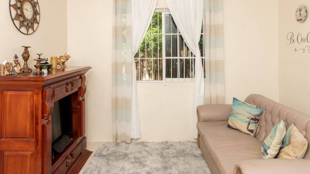 Priory Apartment | Adorable 1BR Cottage Walk to the Beach Priory