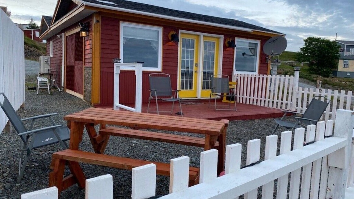 Terra Nova Cabin | Adorable 2-bedroom guesthouse with an amazing view