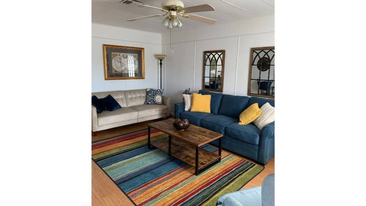 Gainesville House | Adorable 2 Bedroom 1 Bath Duplex
