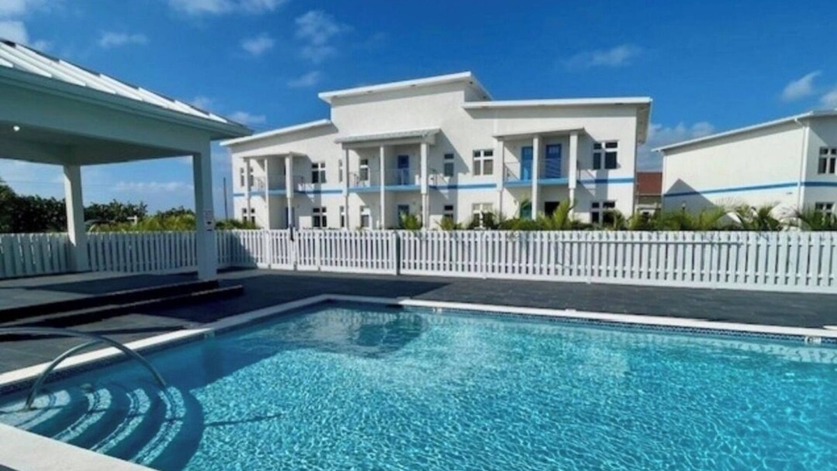 East End Apartment | Adorable 2-bedroom apartment with AC in East End, Grand Cayman