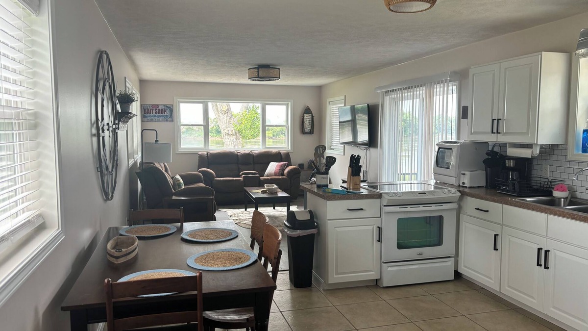 Bendena House | Adorable 2 bedroom cabin on the Missouri River