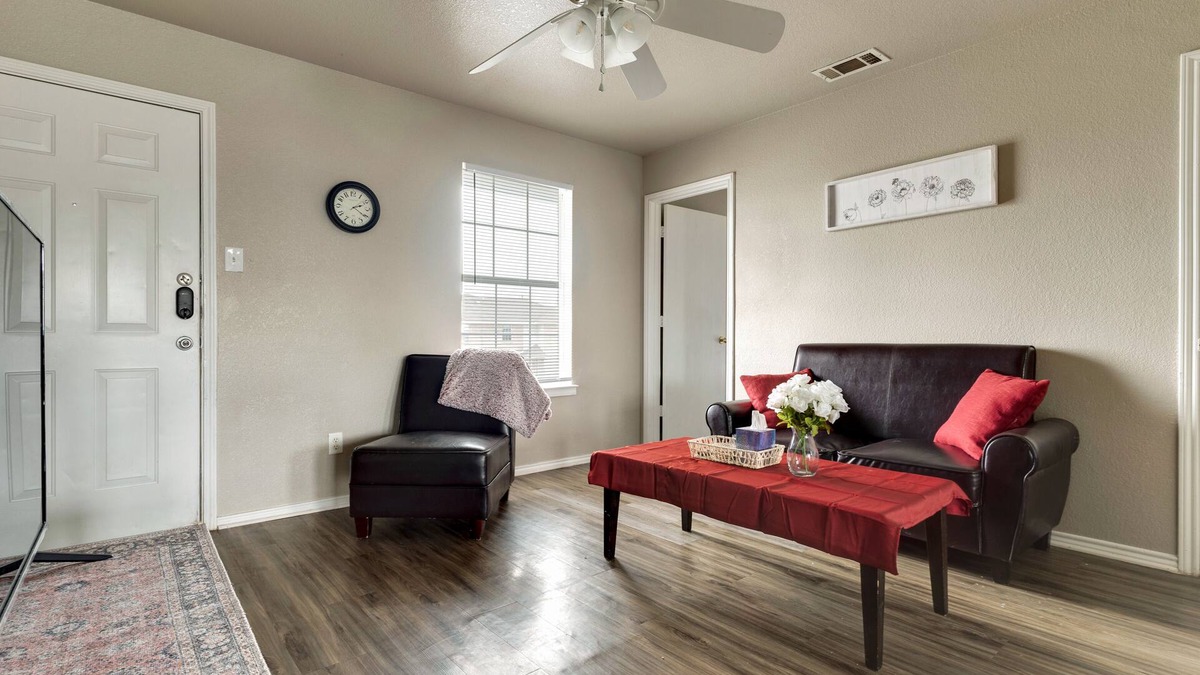 Killeen Condo | Adorable 2-bedroom condo mins from Ft Hood & Town