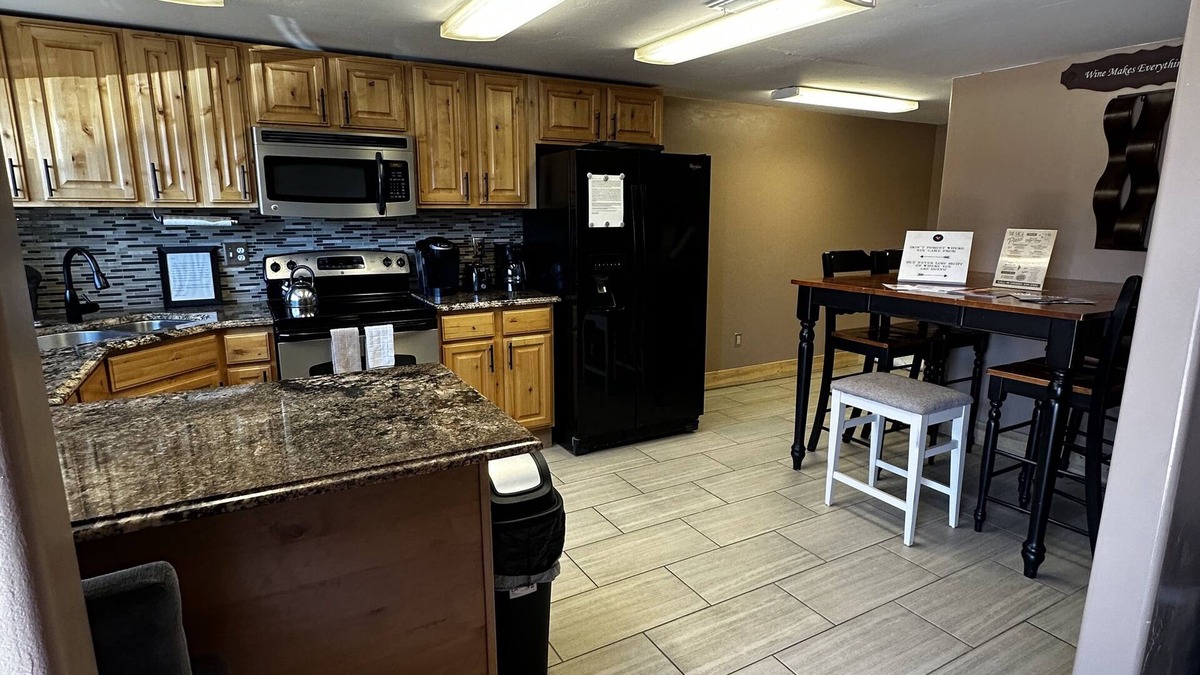 Loa House | Adorable 2 Bedroom Guest House with a Kids Loft