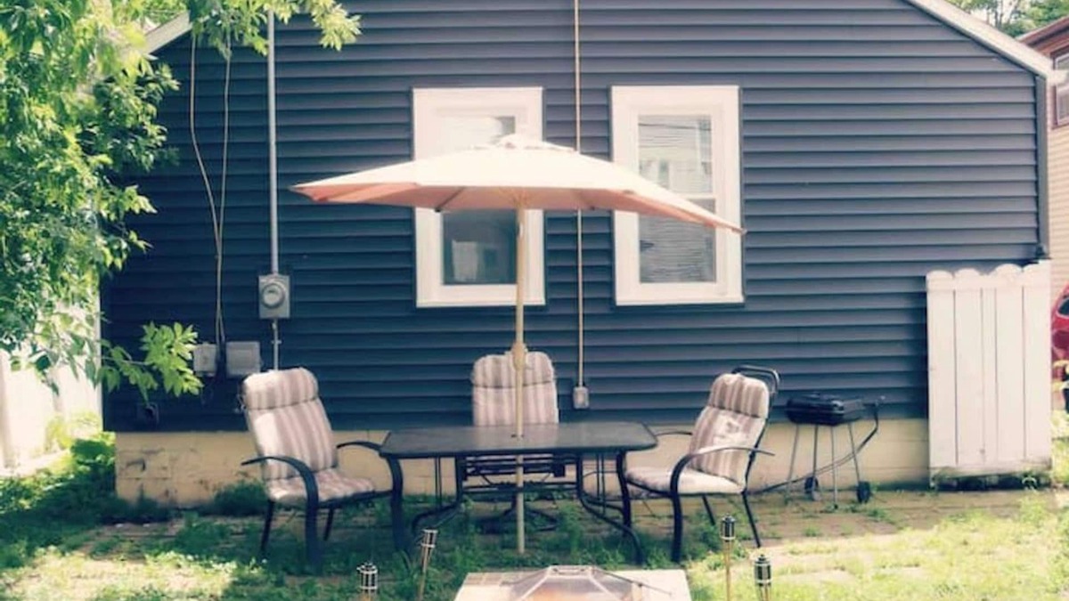 Fond du Lac House | Adorable 2 Bedroom with Indoor Fireplace