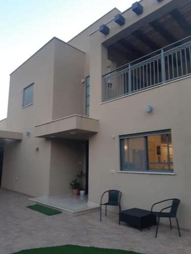 Brener Apartment | Adorable 3 bedroom Brenner "Hill" suite
