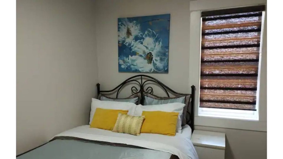 Crescent Heights House | Adorable 4BRM home 5min to Downtown & Free parking