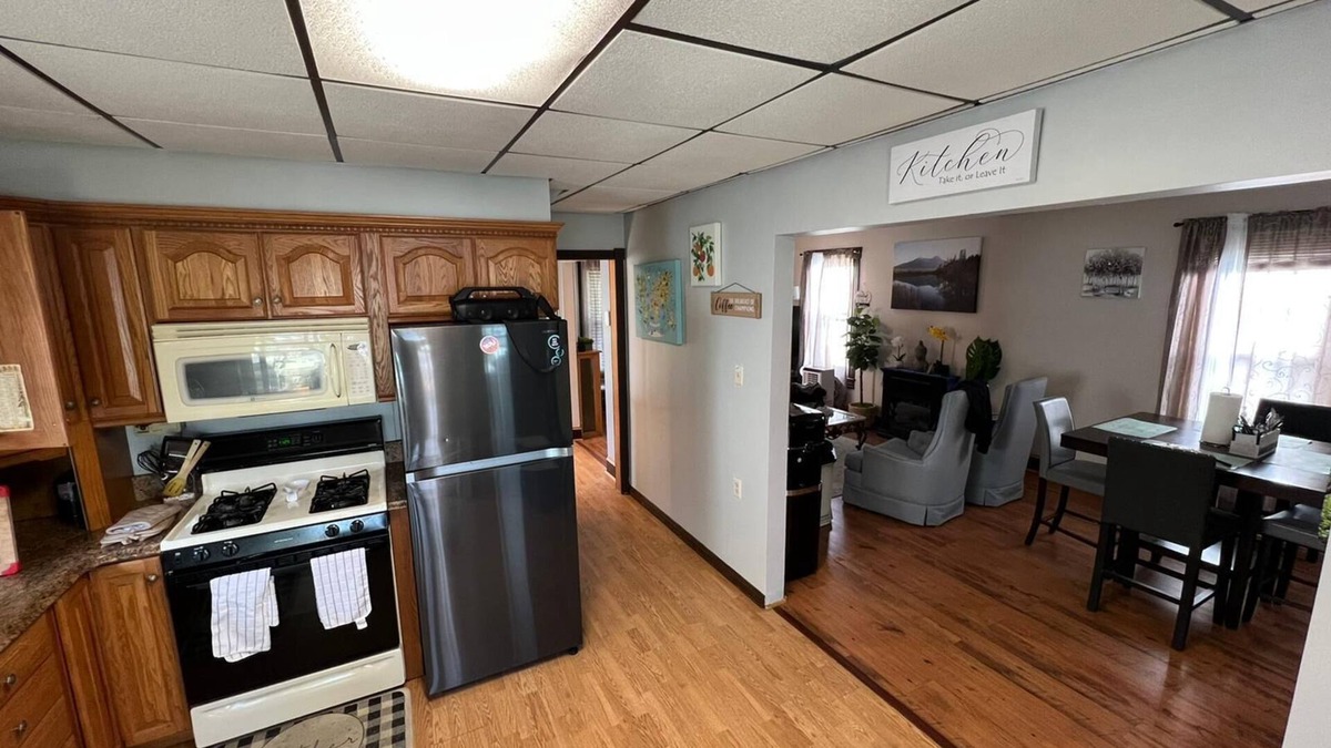 Scranton House | Adorable 6b/2bath in scanton Pa. 20 mnts to Kalahari water park and poconos & mo