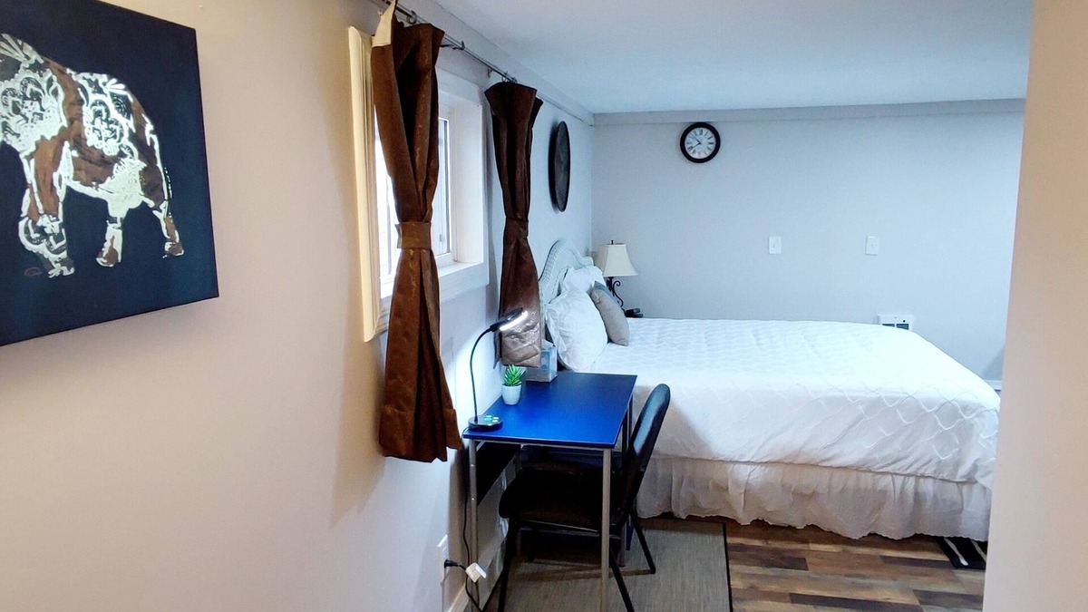 Noblesville Apartment | Adorable and Clean Suite walk to Downtown Noblesville