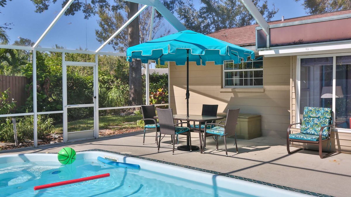 Southgate House | Adorable Beach Bungalow with privacy yet 10 minutes to many events