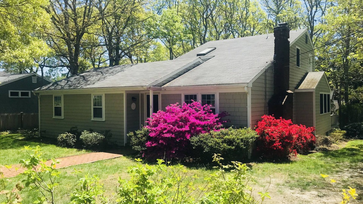 Popponesset House | Adorable beach house! 3 min walk to beach!