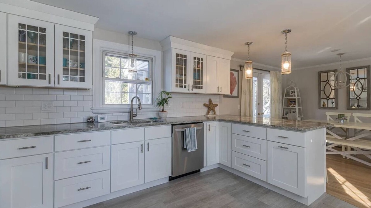 Portland House | Adorable, Bright and By the Bay!