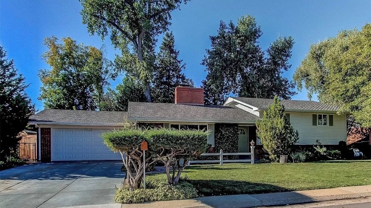 Lakewood House | Adorable Bungalow Suite located on the west side of Denver with WiFi, AC