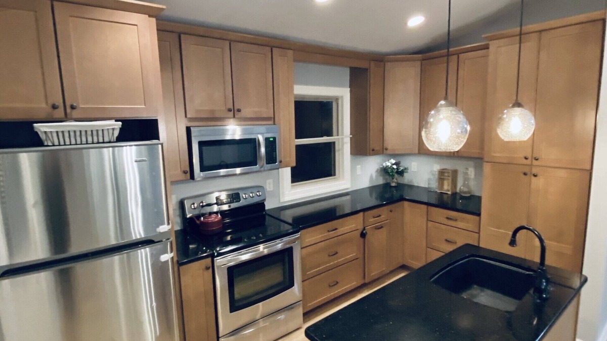 Riverside House | Adorable Bungalow Near Hospital, University, Hike/Bike Trails and Museums!