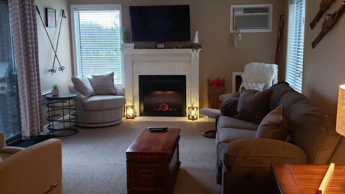 Clymer Condo | Adorable Condo Close To Ski Hills At Peak N Peek Resort Recently Renovated