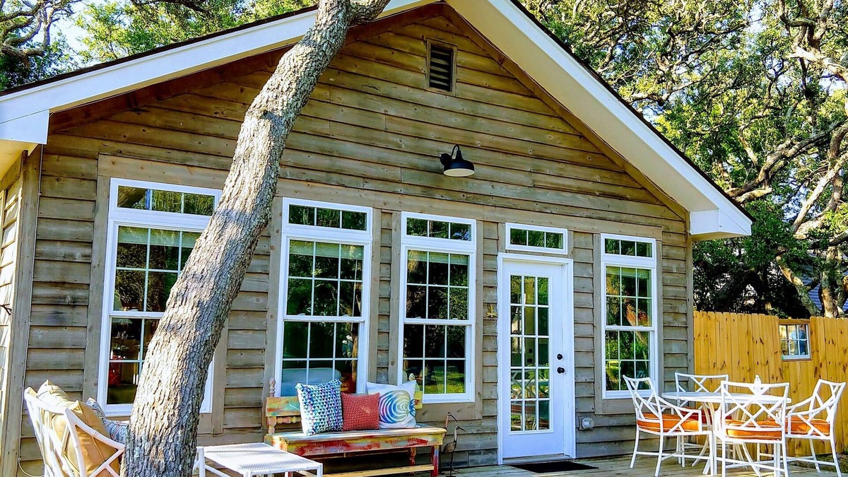 Yaupon Beach Cottage | Adorable Cottage By the Sea - Ocean View - 1/2 Block Walk to Beach - Fenced Yard