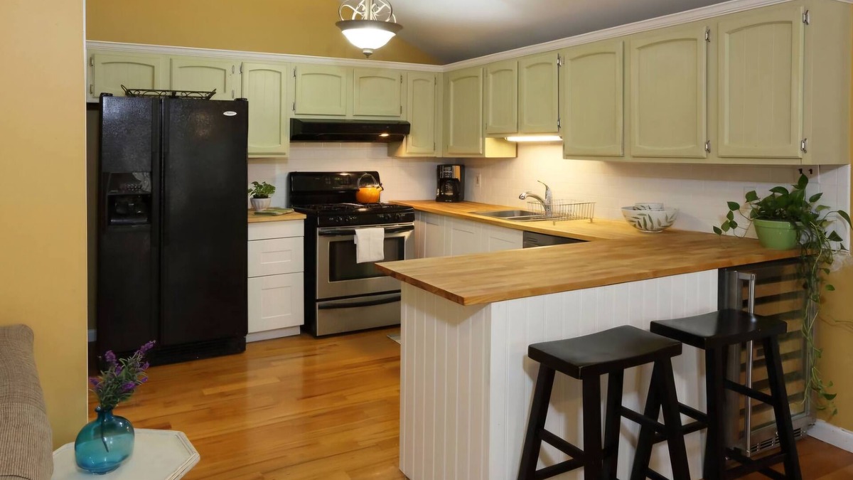 Millington Cottage | Adorable Cottage, Walk to Train, Basking Ridge Border, Close to Newark Aiport