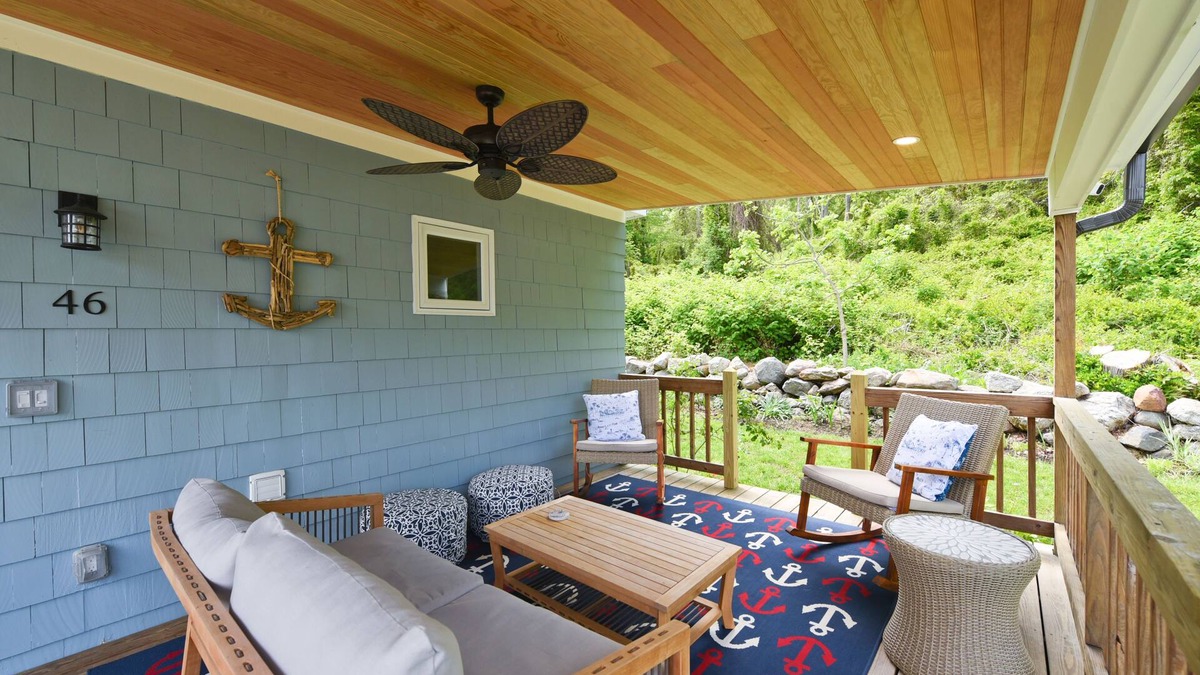 South Kingstown Cottage | Adorable Cozy Cottage Near Narragansett Beach & Narrow River - Perfect Getaway!