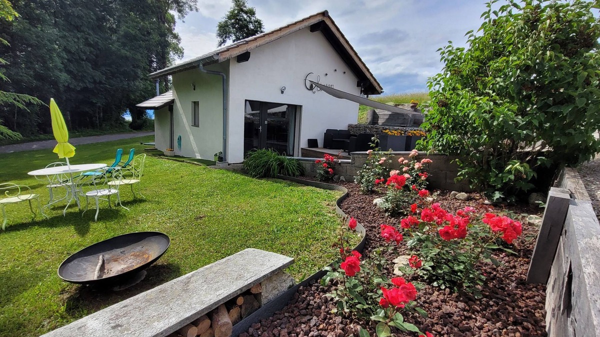 Feternes House | Adorable gite with lake and mountain views