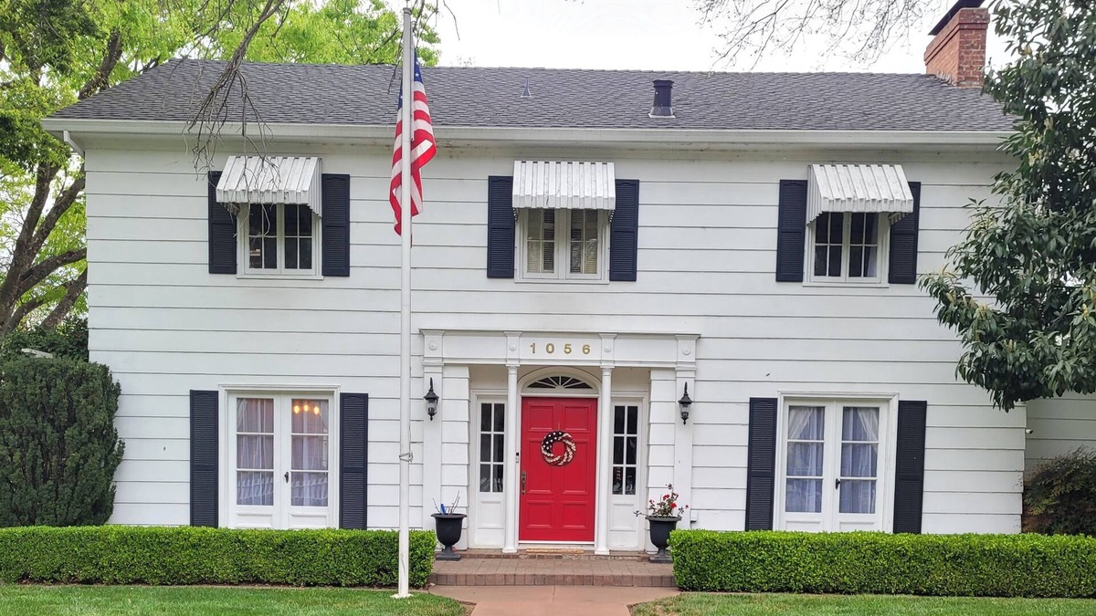Chico Apartment | Adorable historic carriage house across from Bidwell Park