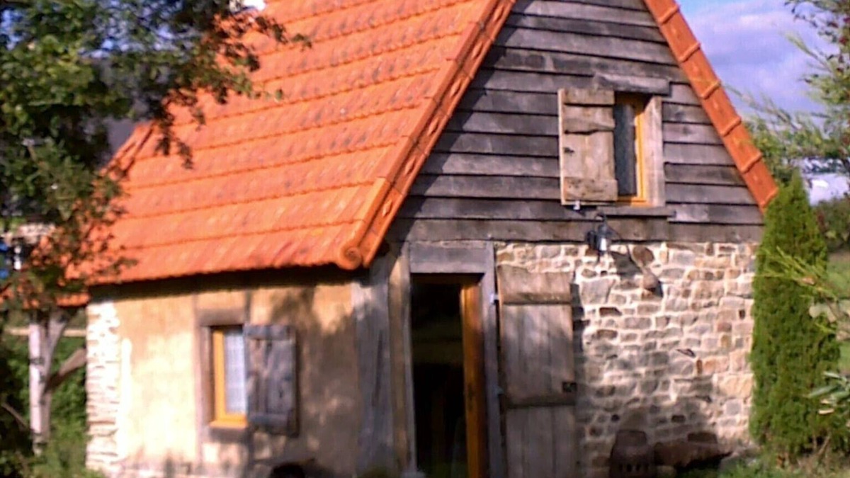 Bacilly House | Adorable little cottage La Boulangerie 2 people, Domaine de la Chauvinière, bay edge