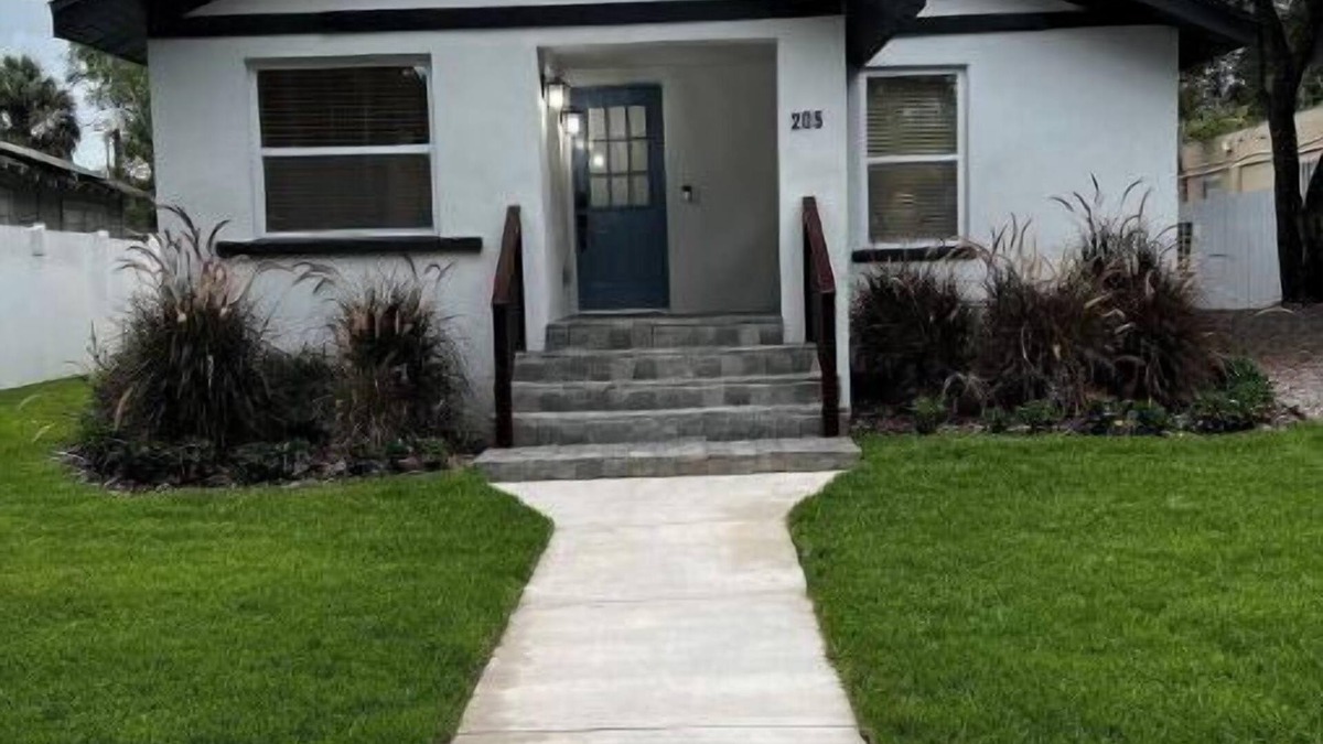 Tampa Heights House | Adorable Modern Patio Bungalow Near Downtown Tampa