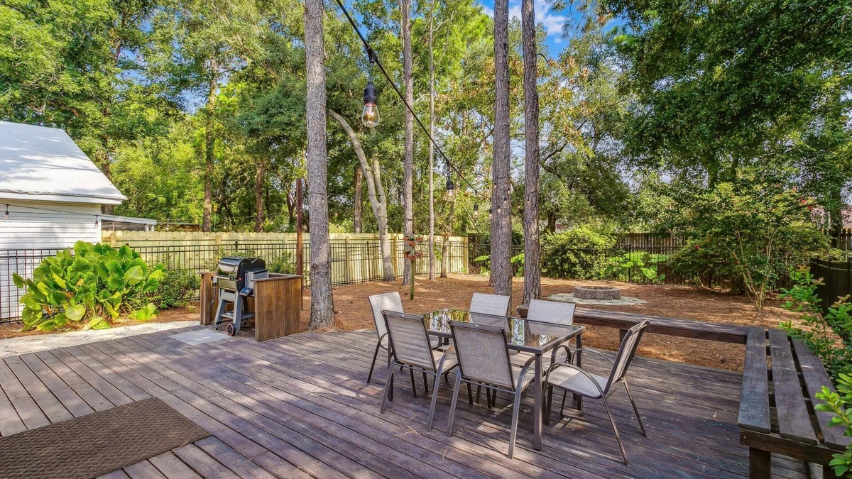 Northeast Pensacola House | Adorable North Pensacola Cottage - Private Back Yard - Fast WiFi - Free Parking - *Reduced Rates*