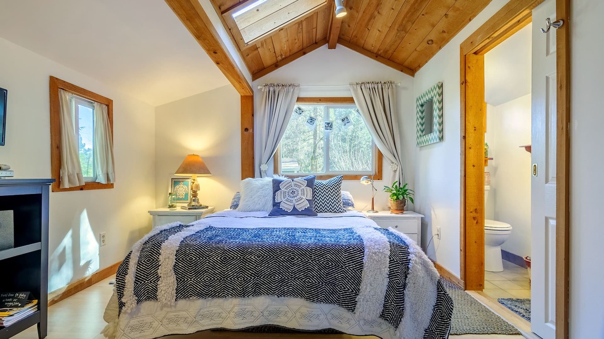 Nevada City House | Adorable Two-Person Bungalow in Downtown Nevada City