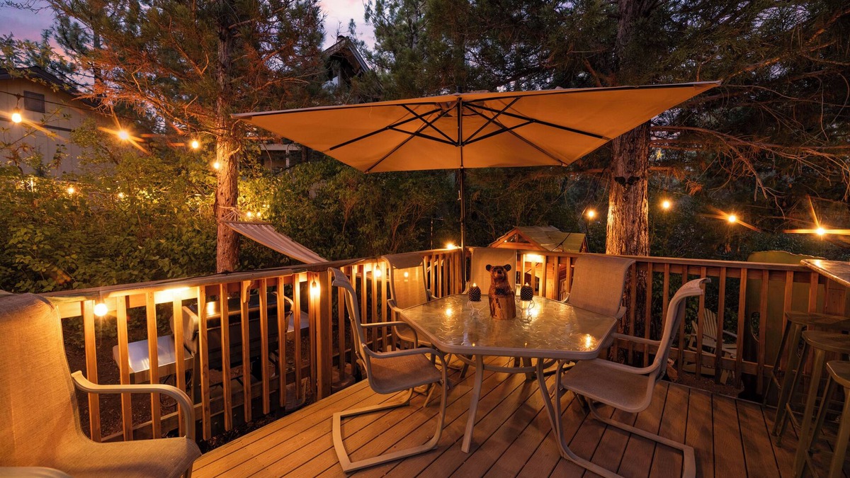 Whispering Forest Cabin | ADORABLEY Decorated Honey Bear Chalet! GAME ROOM! Hot TUB! Pet Friendly!